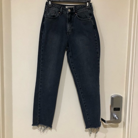 PacSun Frayed Black Mom Jeans Size 24 - Picture 1 of 9